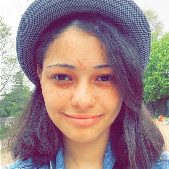 Meet your Posher, Amelea - Picture 1 of 1